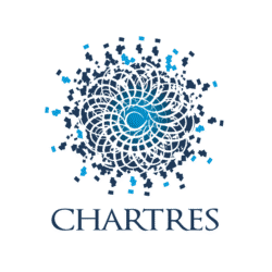 Logo stylisé de Chartres, avec un motif complexe en dégradé de bleu sur fond blanc, accompagné du nom 