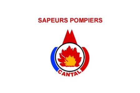 Logo des Sapeurs Pompiers du Cantal, avec un flammes stylisées et des éléments rouges, bleus et blancs. Texte en rouge en haut.